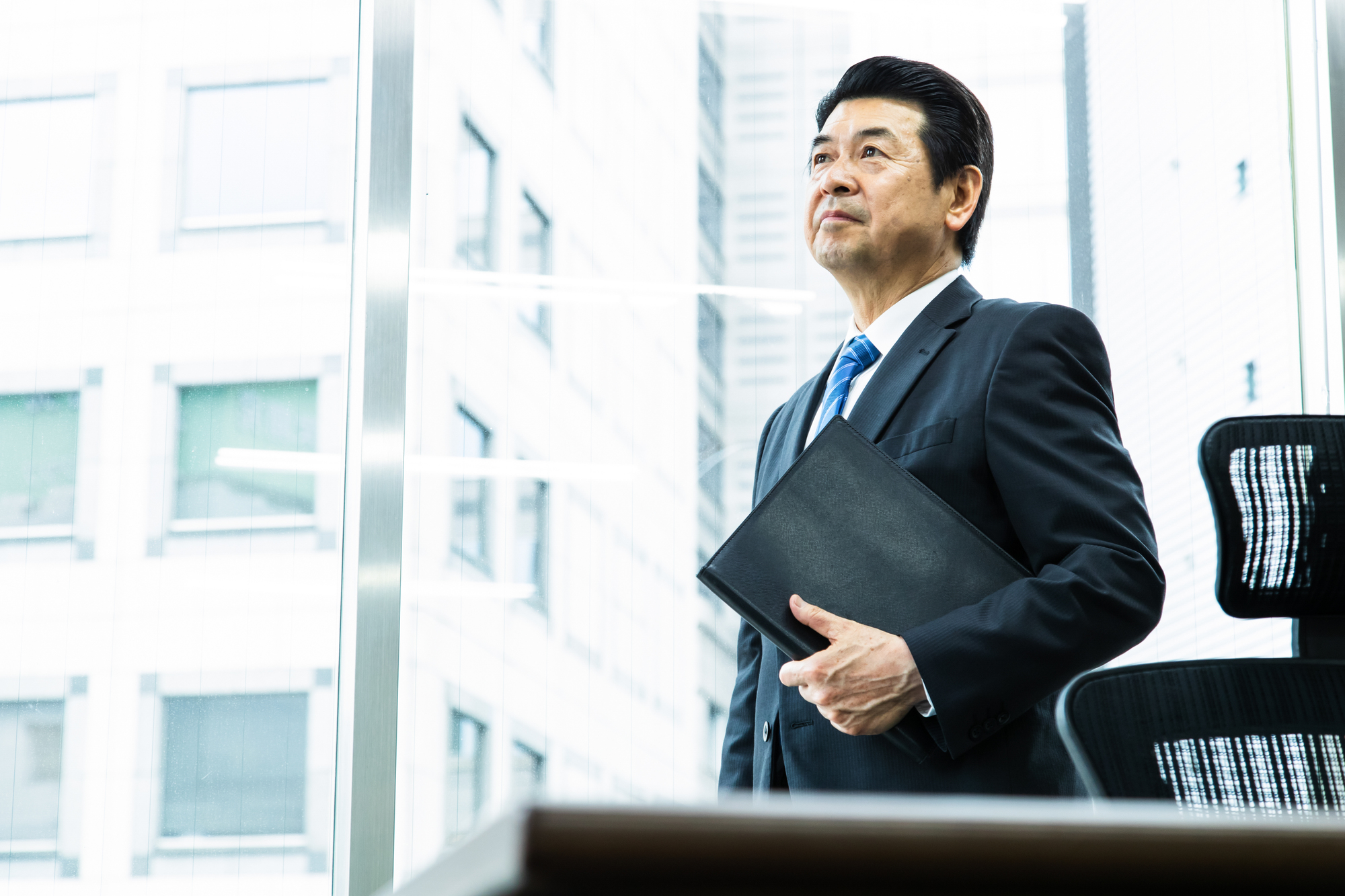 ■ Why CEOs Face Mental Strain—and How to Avoid Bottling It Up!