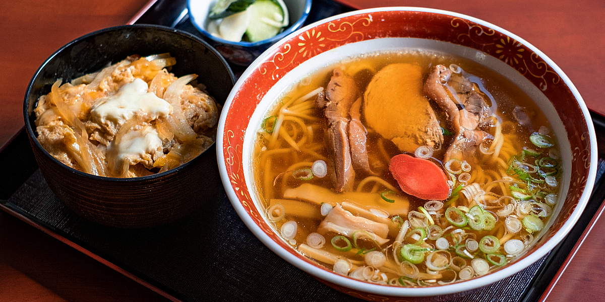 昭和四年創業 丸竹食堂 Jr小牛田駅前ラーメン 定食 丼もの