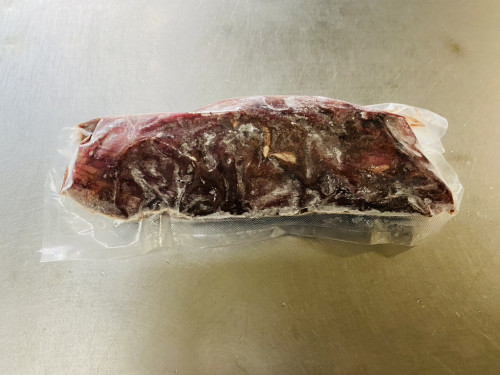 鹿肉ブロック.jpg