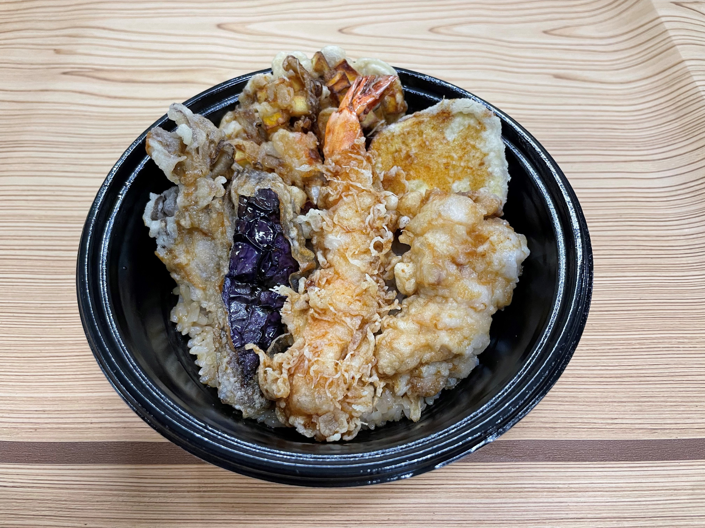 ごちそう天丼・1242円（1150円＋税92円）