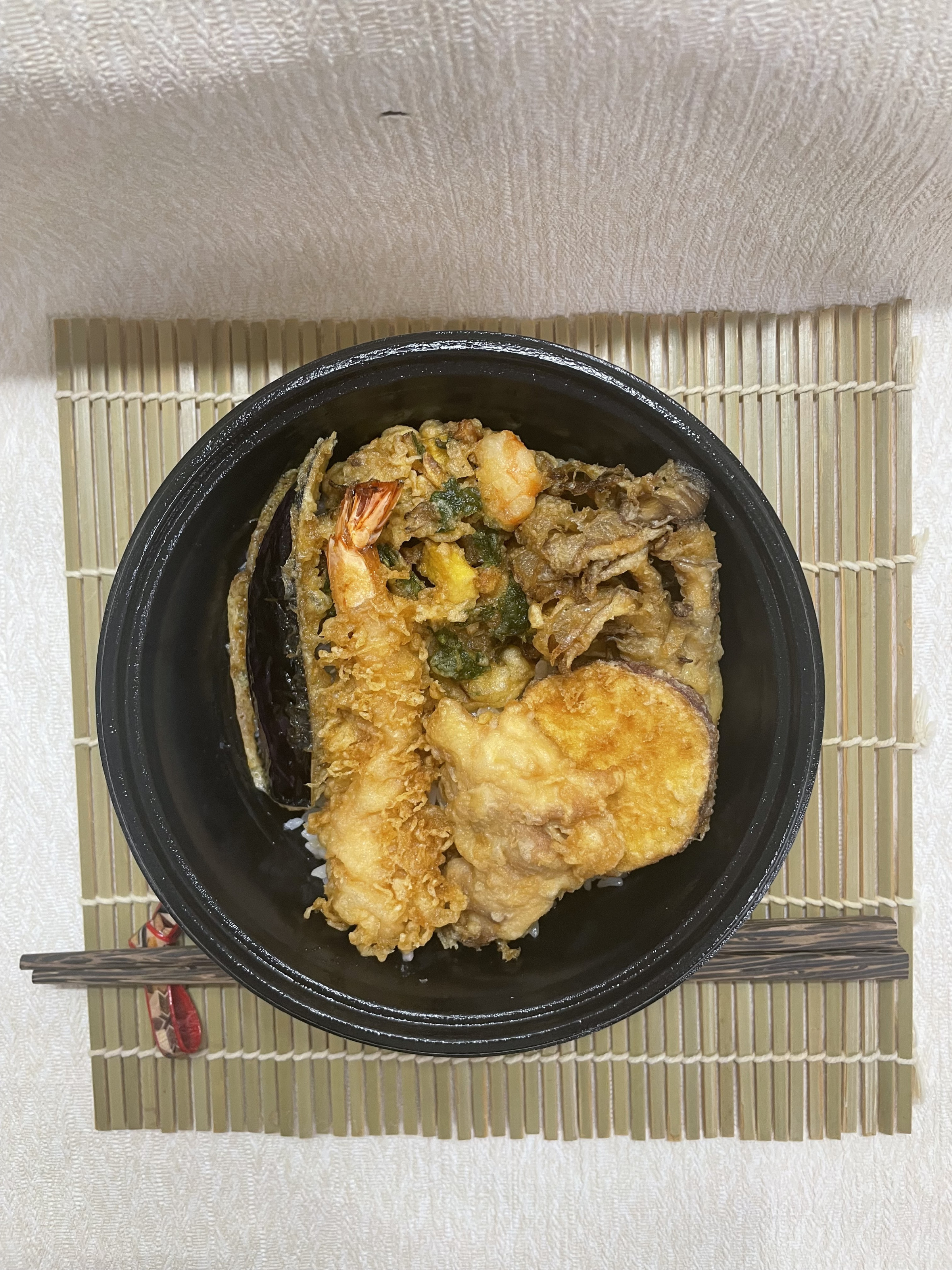 ごちそう天丼・1242円（1150円＋税92円）