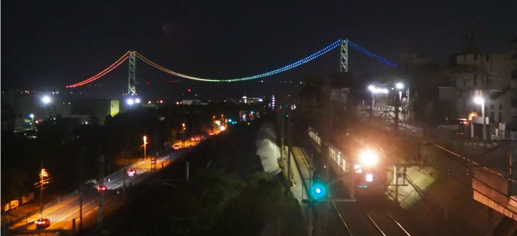 駅から大阪湾~明石海峡大橋の素晴らしい夜景を