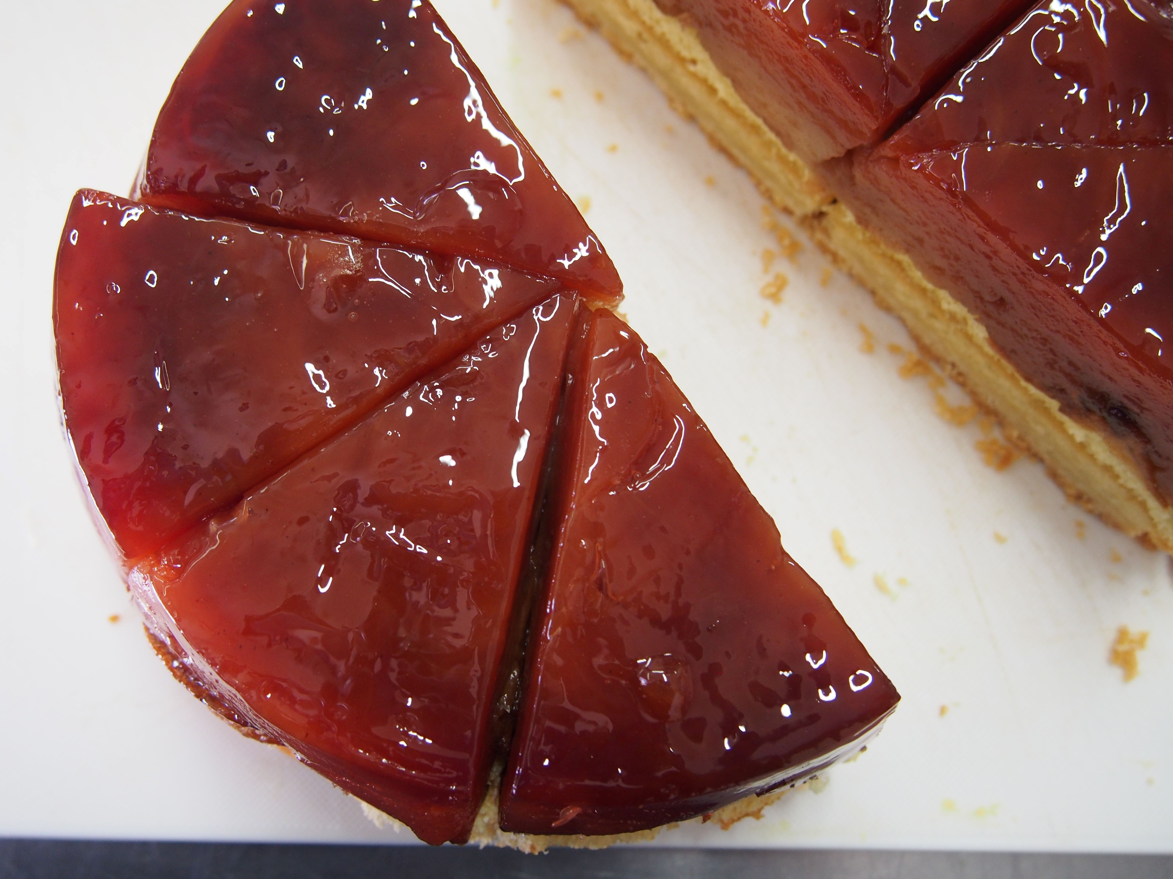 今年も１０／１８より　紅玉リンゴのタルト・タタンが並びました！