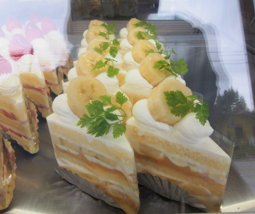 今年もバナナのショートケーキ並びました！
