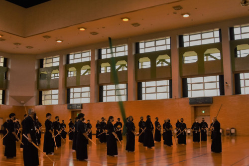 山中範士による剣道講習会を開催
