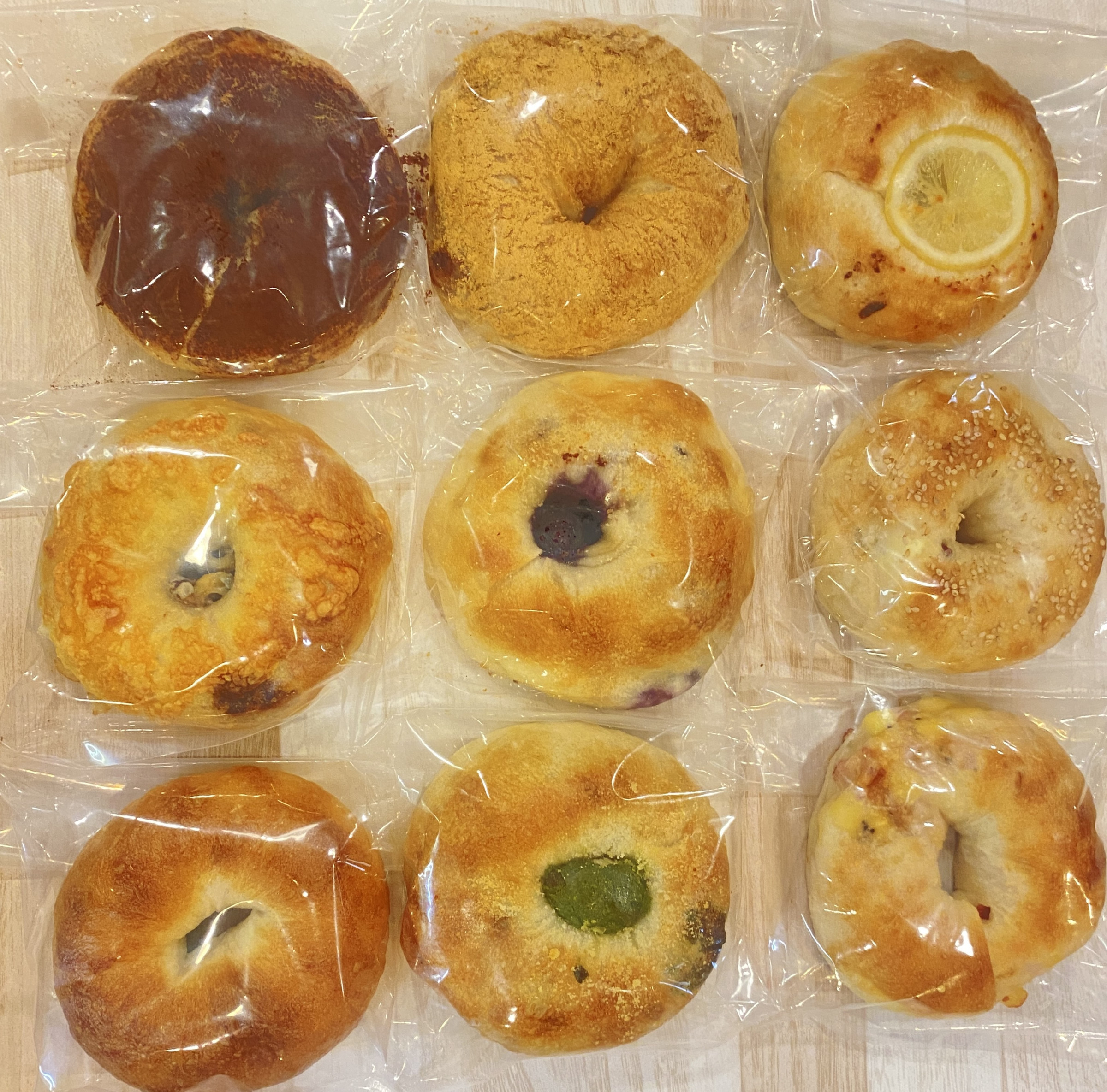 ティラミスベーグル、きな粉餅あんベーグル、さつまいもクリームチーズベーグル