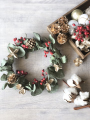 christmas_deco_700w.jpg