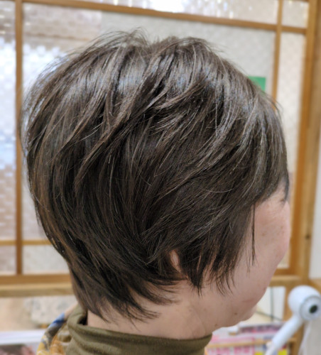 柔らかさをだしたショートヘアカット