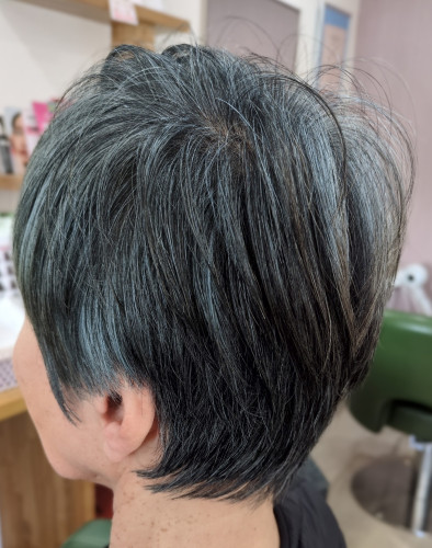 ヘアーマニキュアでお洒落白髪染め