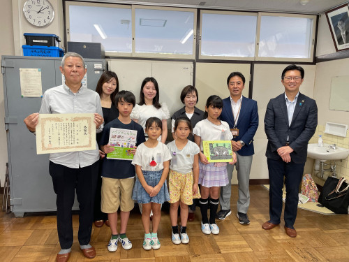画集「ソウゾウのちから」を米子市小中学校に寄贈しました