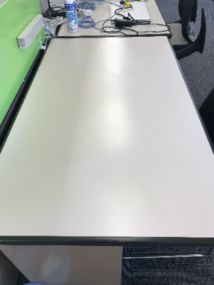 desk_2.png