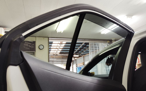 カローラスポーツ　リヤサイド施工前