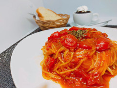 パンタランチ【ミートソース】たっぷりトマトのミートソースをパスタに絡めました。 
