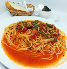 パスタランチ【トマトのスープパスタ】　当店秘伝のスープで煮込んだ完熟トマトたっぷりのパスタ。