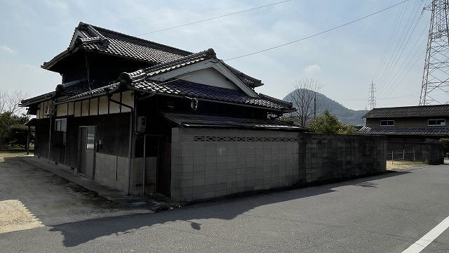津川邸