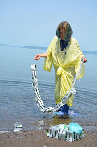 風と水面のささやき