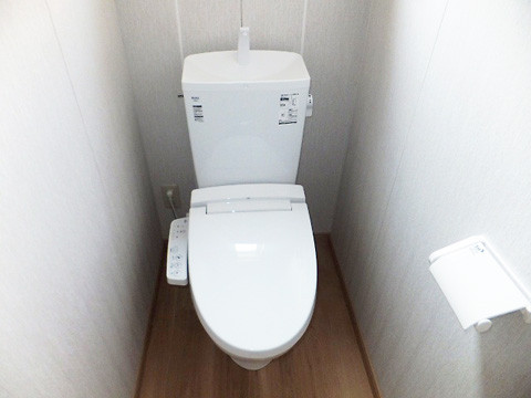 B_toilet.jpg