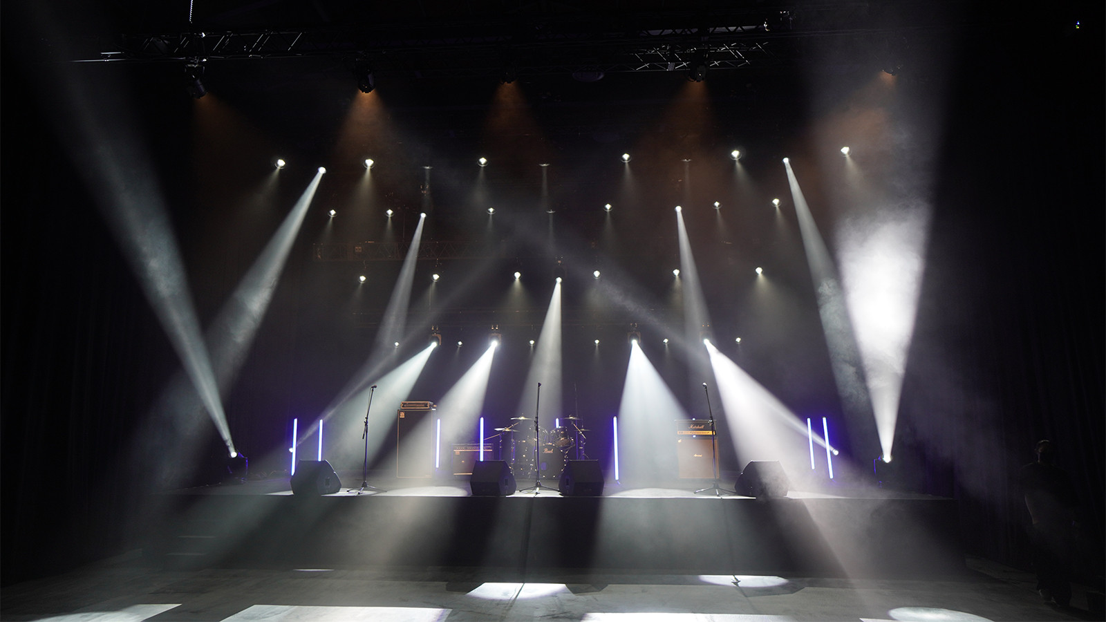 01LiveStage01.jpg