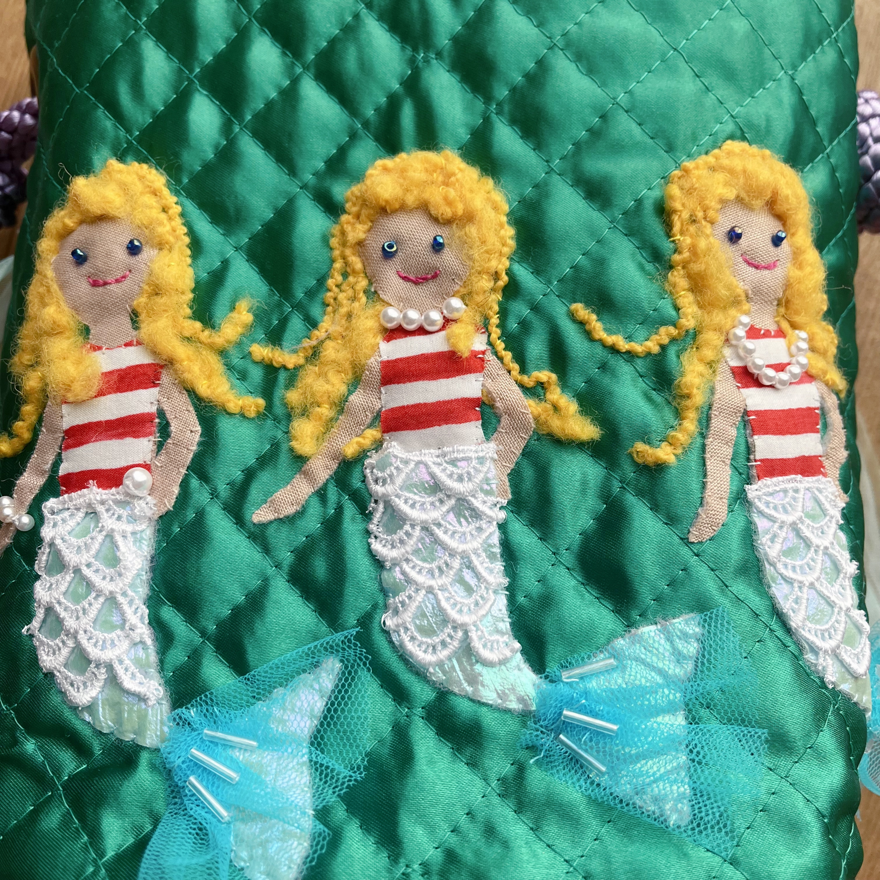 3人のちいさな人魚