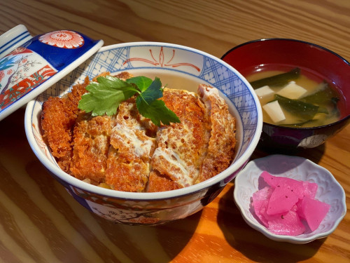 かつ丼定食.jpg
