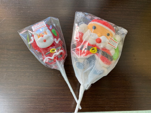 サンタさんのゼリー菓子とマシュマロ