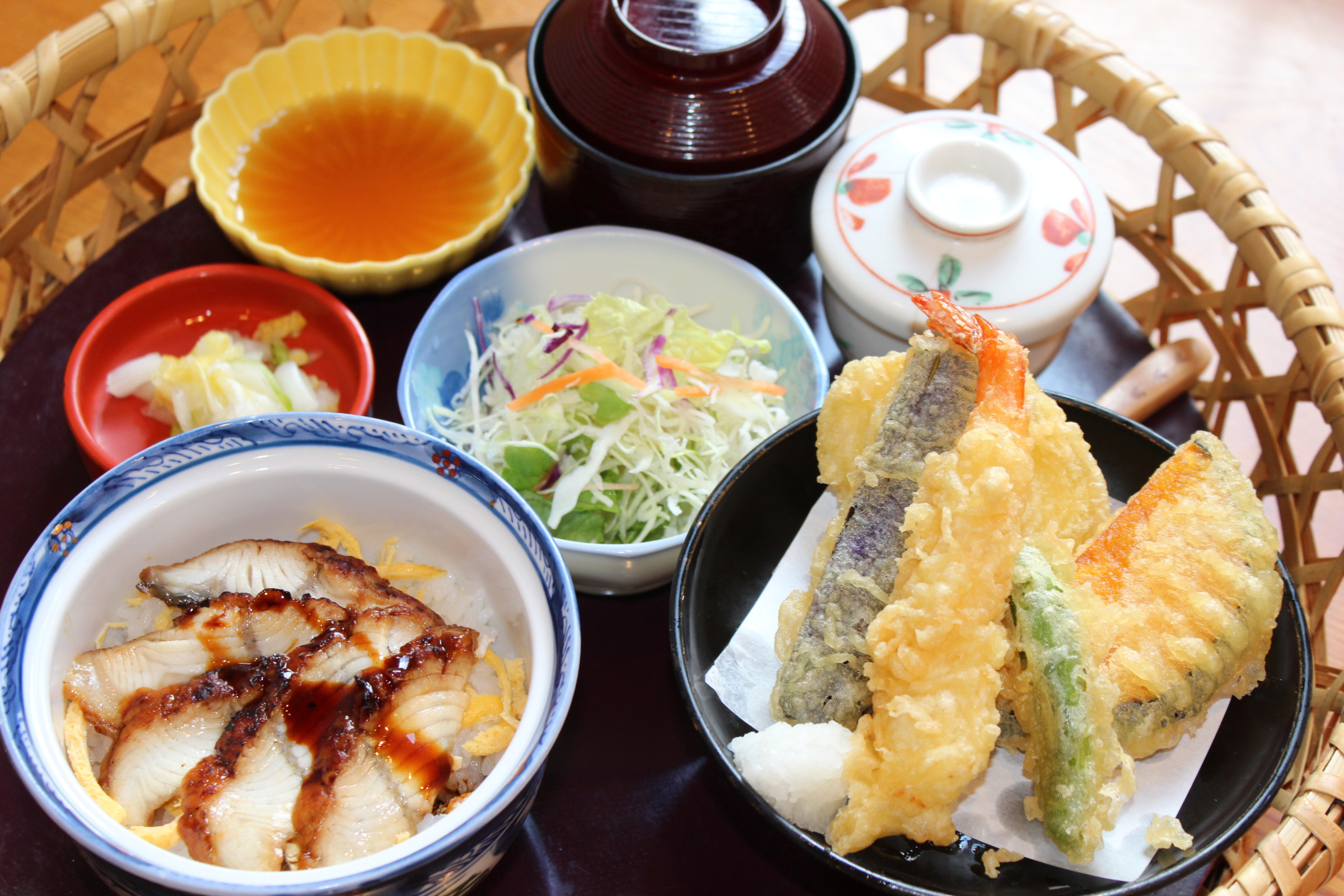 季節の花籠膳　夏バージョン税込１２５０円