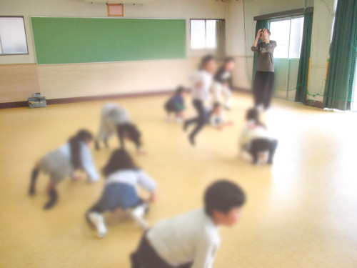 児童クラブに「えんげきあそび」をお届けしました