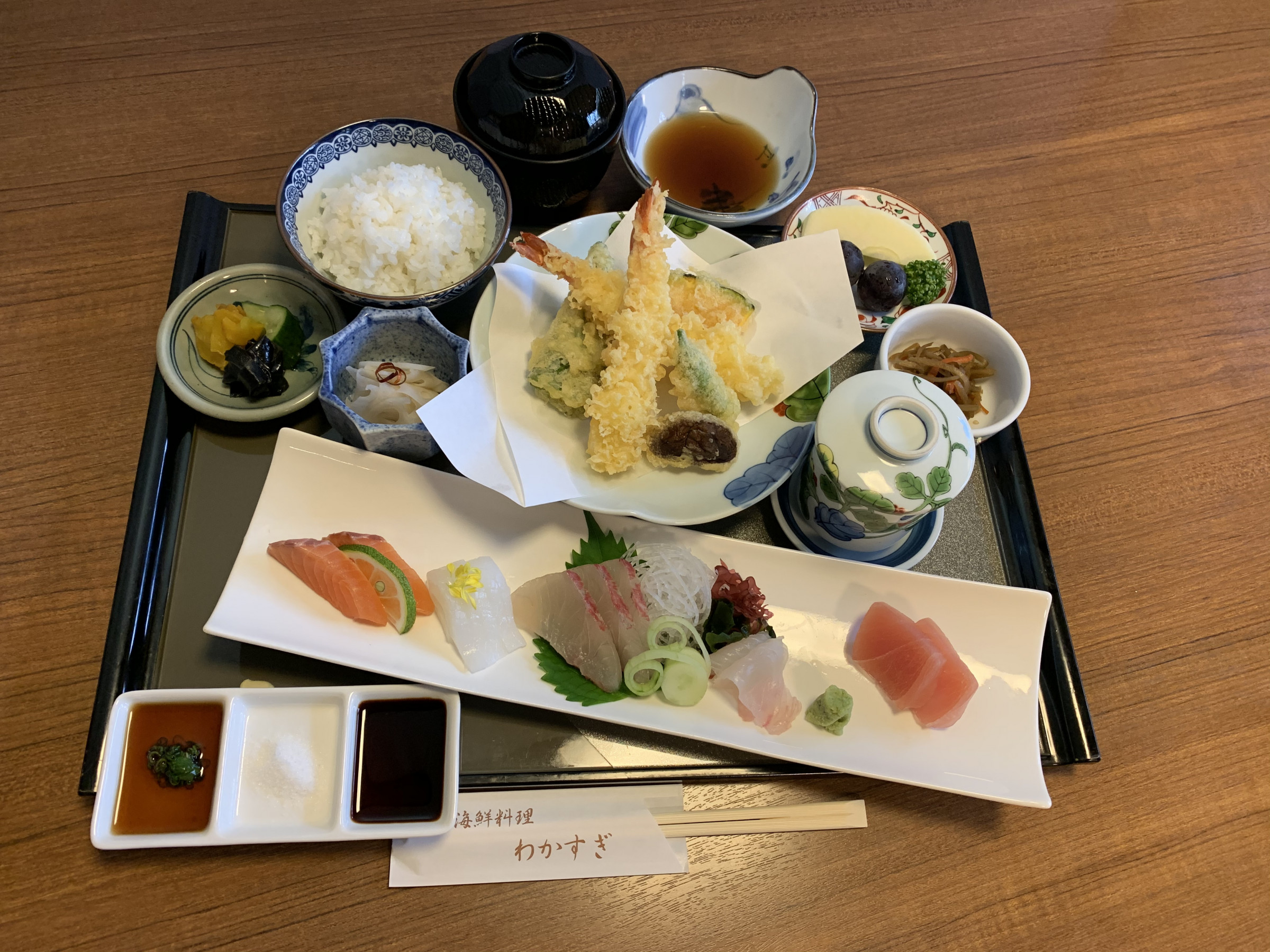 刺身天ぷら御膳（2200円）
