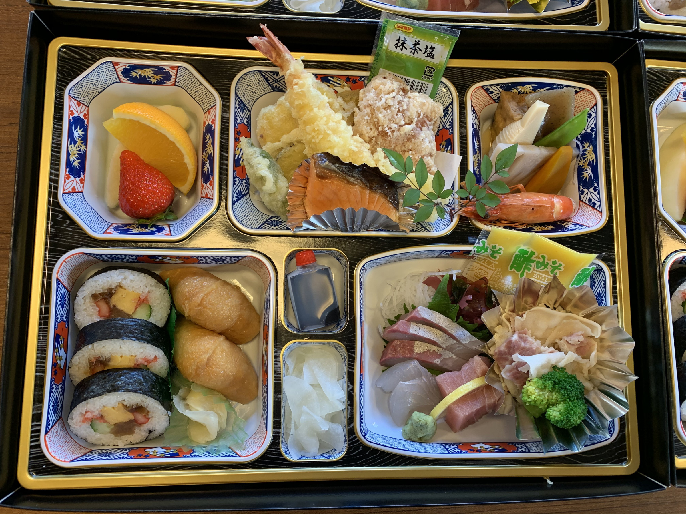 仕出しお弁当（3240円）