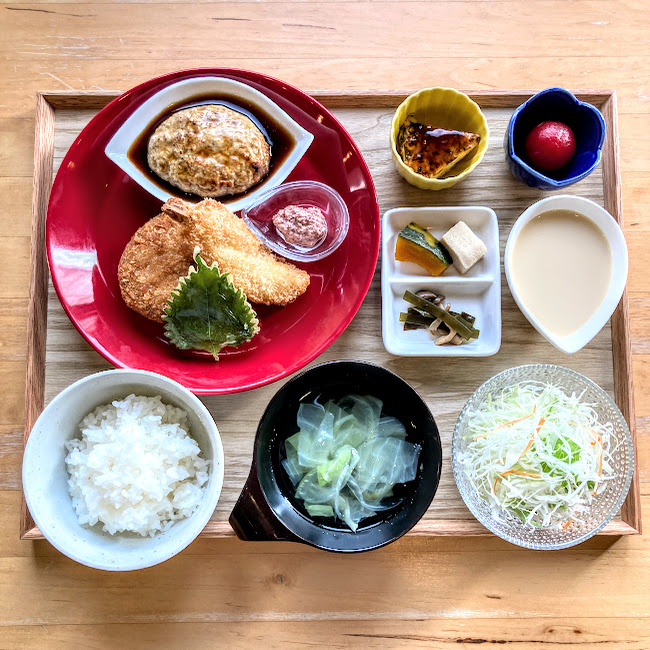 ミックスフライと自家製ハンバーグランチ