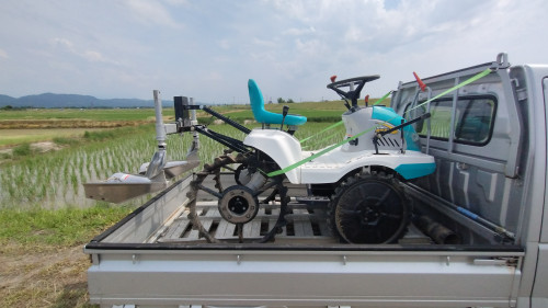 溝切り機2号で溝切り作業を行いました。