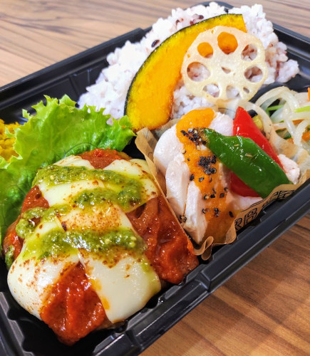 新登場！マルゲリータ風ハンバーグ☆