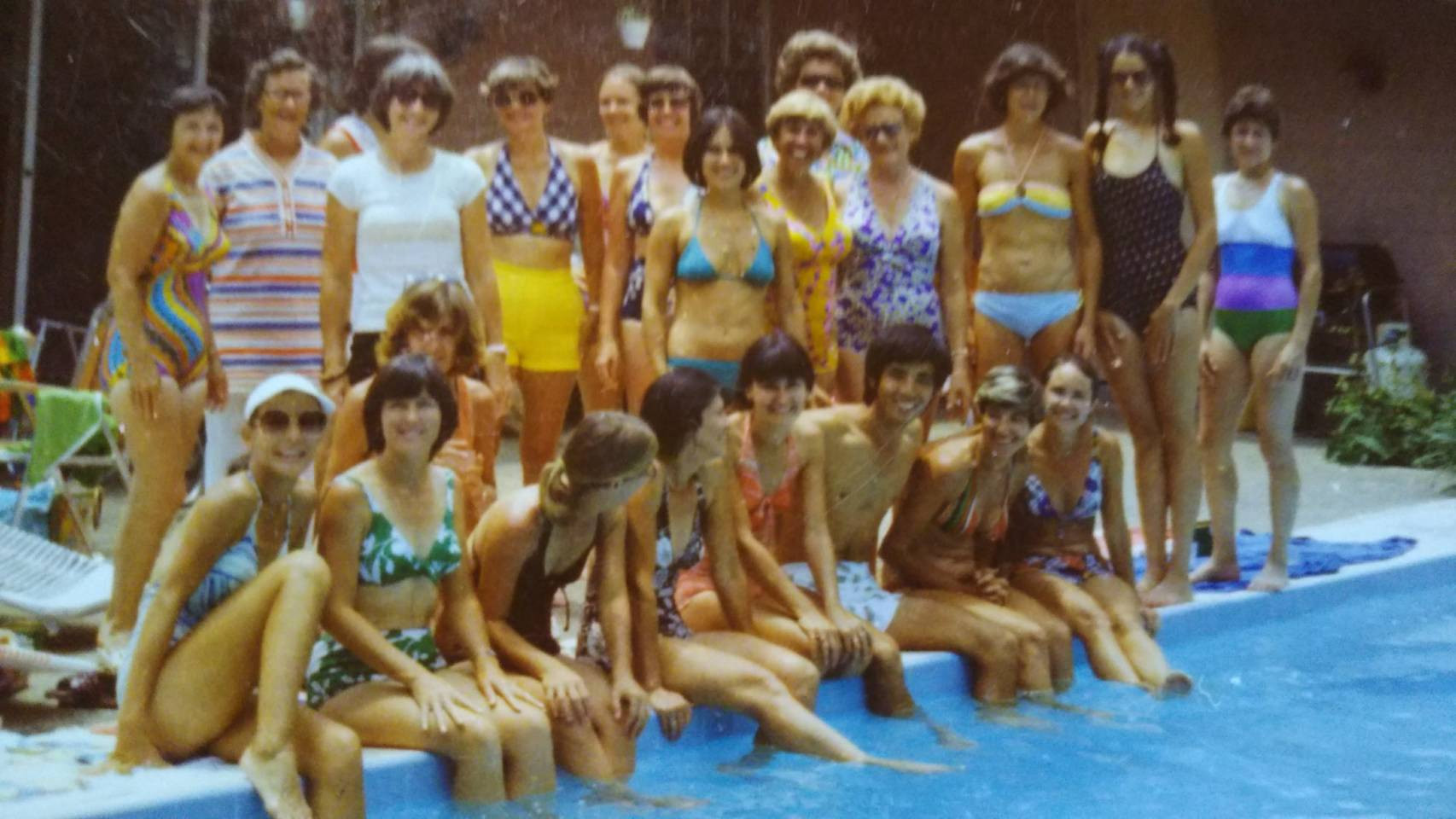 半世紀前1977年フロリダゲインズビルで教えていたレディチームにコーチとしてランチョンパーティーに招待される