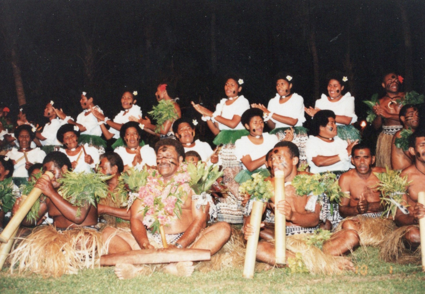 フィジー島旅行　民族ダンス