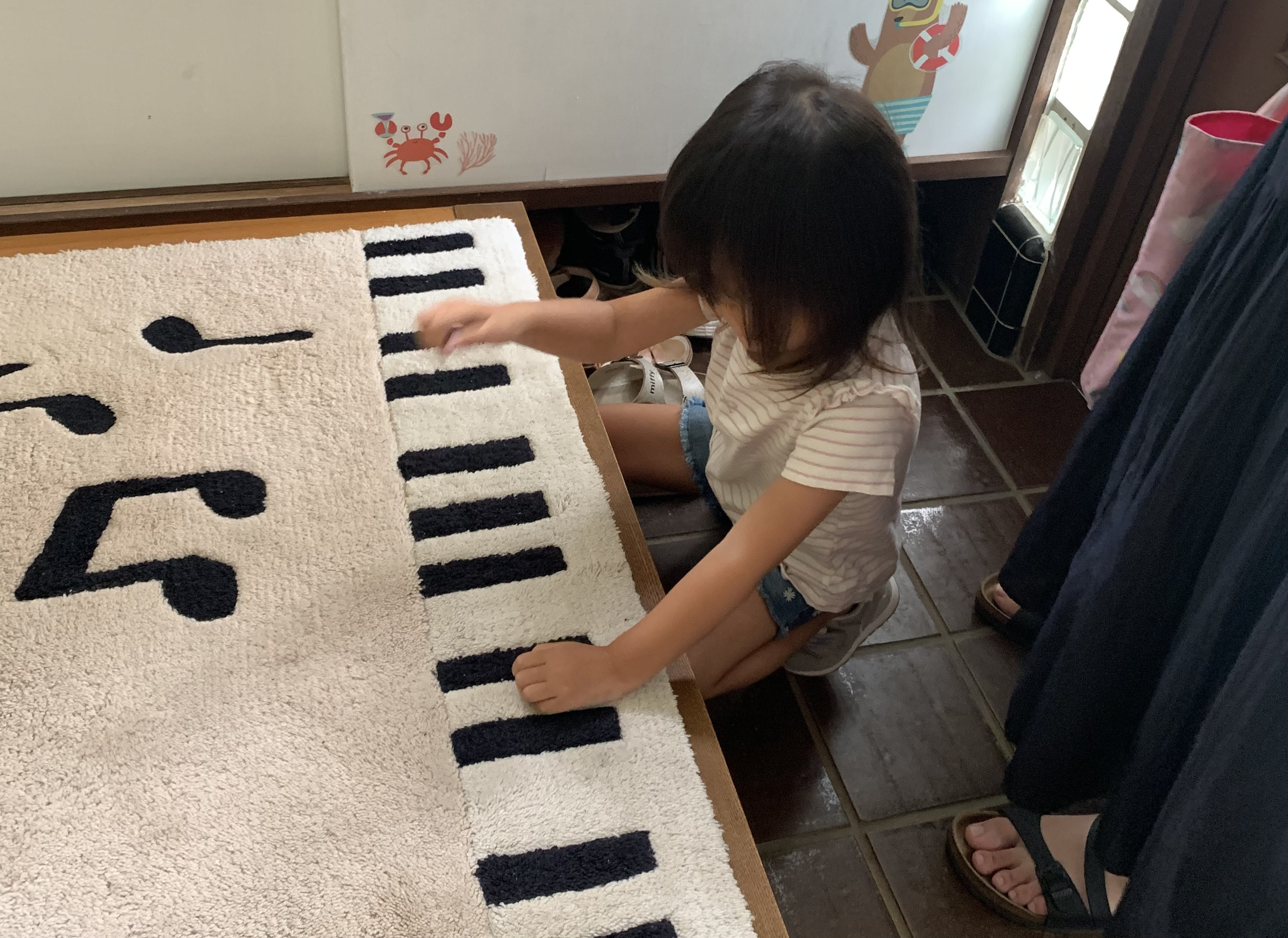玄関に入った途端🎶