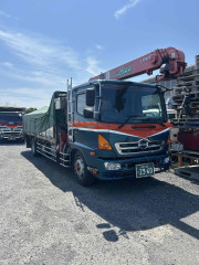 ③ ユニック車（クレーン付車両）