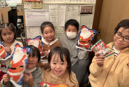 草加市柳島に近いピア教室のクリスマス会