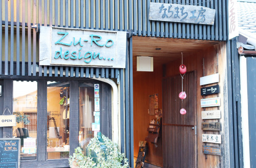 entrance6.jpg