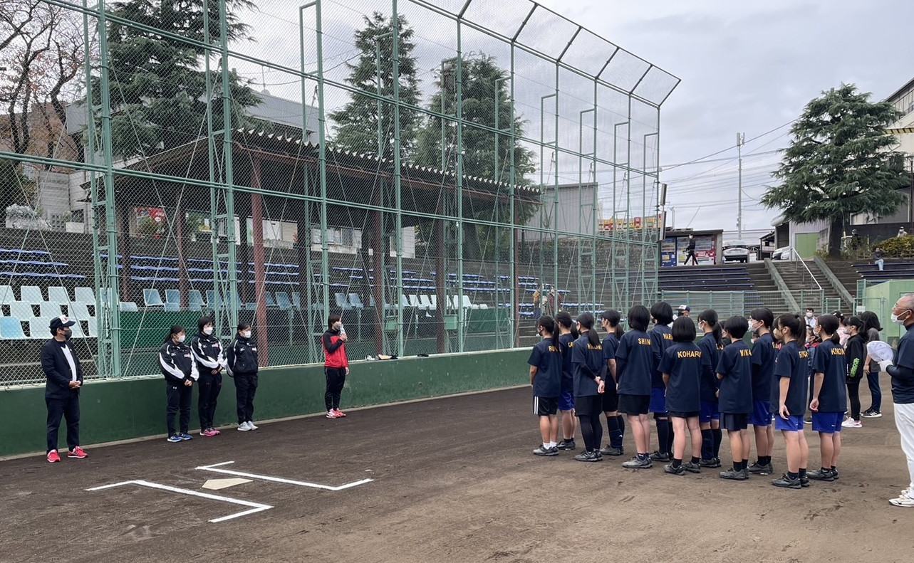 町田市体育協会ジュニア育成地域推進事業「女子小中学生ソフトボール教室」を開催。 　大学でもトップクラスの東京女子体育大学ソフトボール部の皆さんに、指導していただきました。  #町田市ソフトボール連盟 