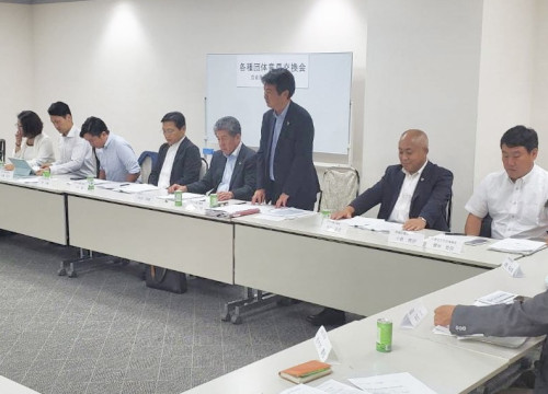 議員団と各種団体との意見交換会は3日目はギリギリ22時まで。一区切りです。ヒアリングは終わりましたが、この後が我々の動きが大事です。しっかり取り組んでいきます。 　来月にも延長で設定しました。宜しくお