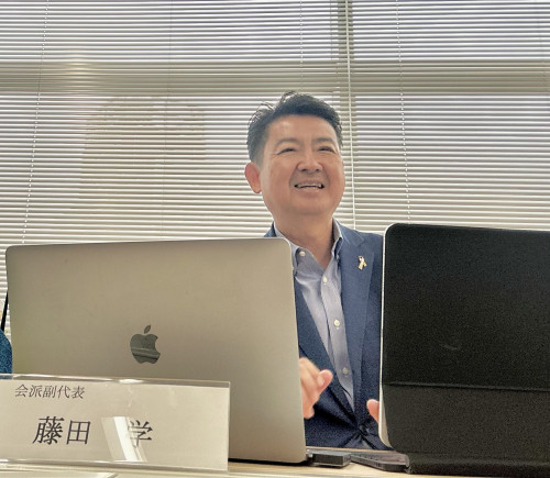 本日、町田市議会令和7年第2回定例会が告示されました。 　東京都と連動して、物価高騰対策支援、保育料等０〜2歳の第1子無償化事業など補正予算が計上されています。 　直近の課題にしっかりと取り組んでいき