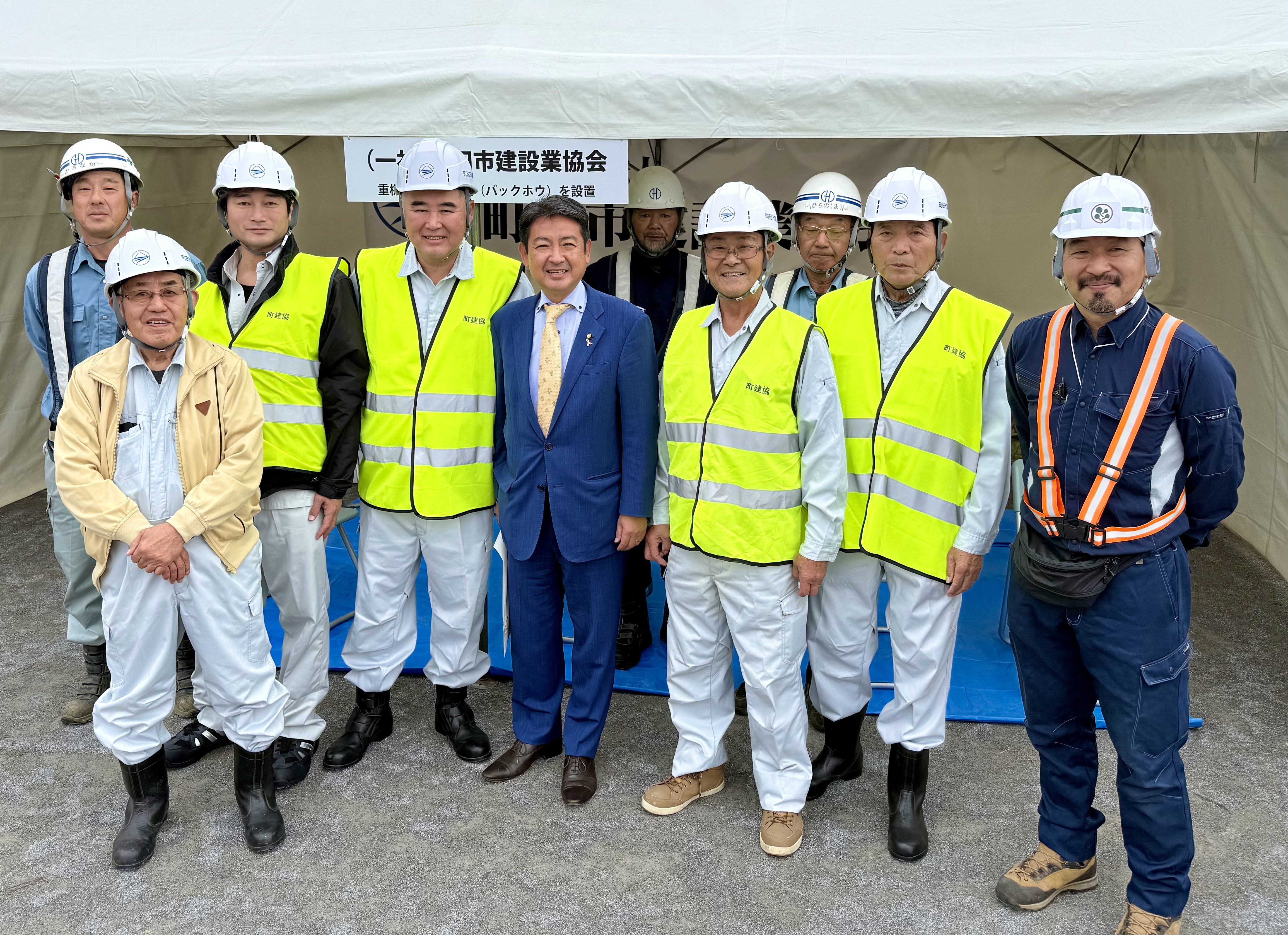 町田市防災フェスタ2025が、警視庁、消防署、自衛隊をはじめとした防災関係機関のほか、消防団、建設業協会、獣医師会、助産師会、多くの民間事業者もブース出展しました。そして、キッチンカーも登場です。  