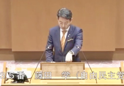 藤田学の本会議登壇が、 町田市議会ホームページ→本会議録画中継 にアップされました。  ○令和7年12月定例会（第4回） ○12月8日　1番目10時  一般質問　藤田　学 １　人口減少・少子高齢化社会