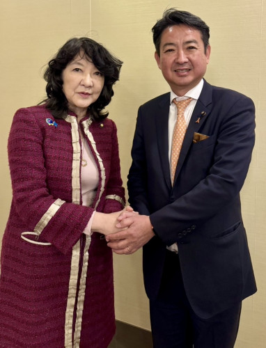 高市早苗総理🟰片山さつき財務大臣だからこそできる、責任ある積極財政。  スピード感のある物価高騰対策。 国民や中小事業所、医療現場に迅速に支援を届け、経済の安定を図り、生活の質を向上させます。  町