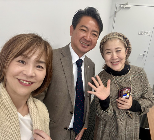 赤ちゃんとその親子のために作られた舞台芸術、#ベイビーシアター を応援しています。  #町田にベイビーシアターをは広げる会 https://machida-babytheatre.com/  #ふじた