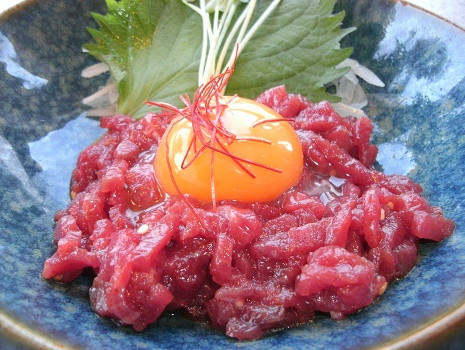 馬肉ユッケ