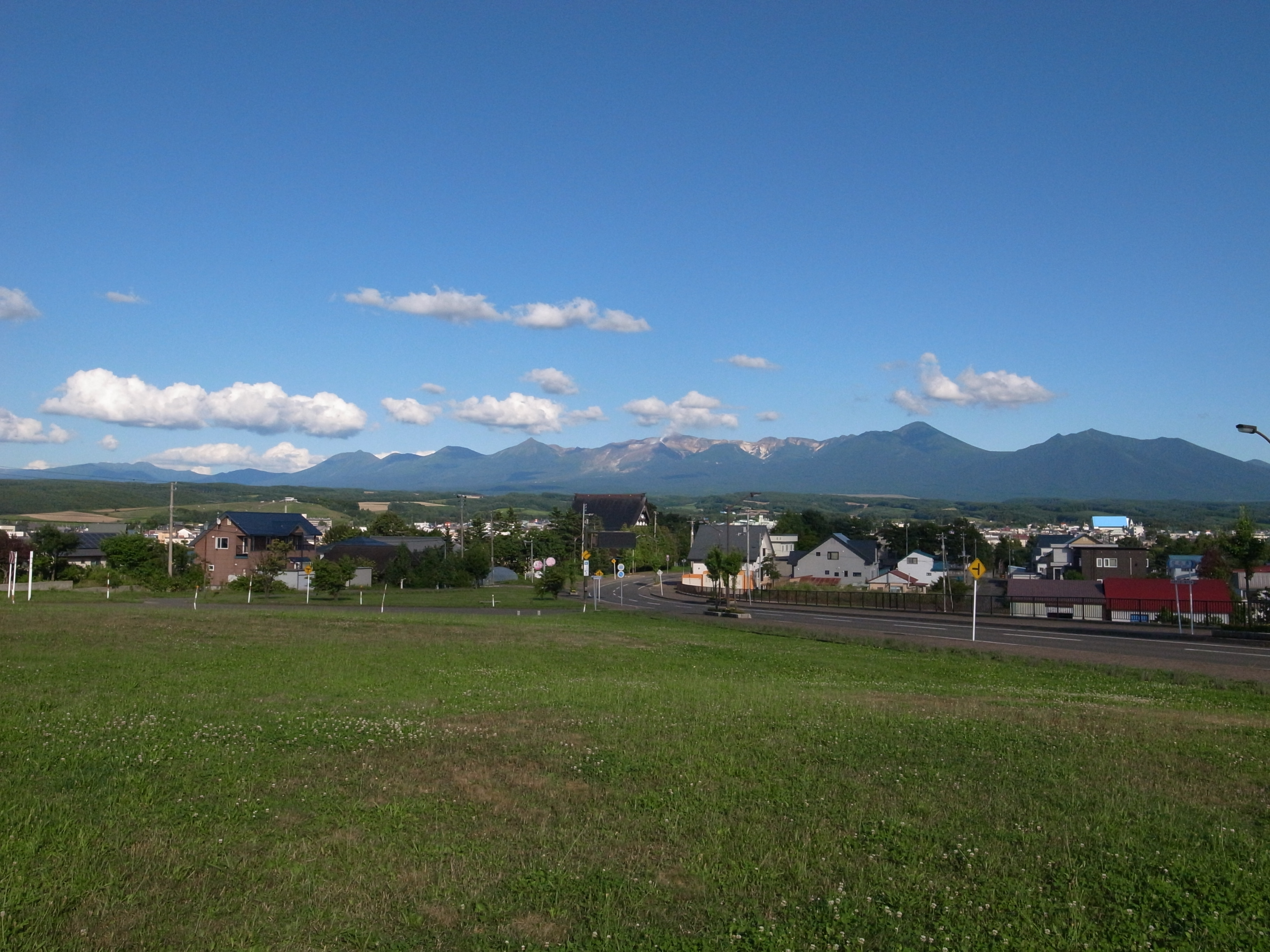 路上での駐停車は厳禁です。