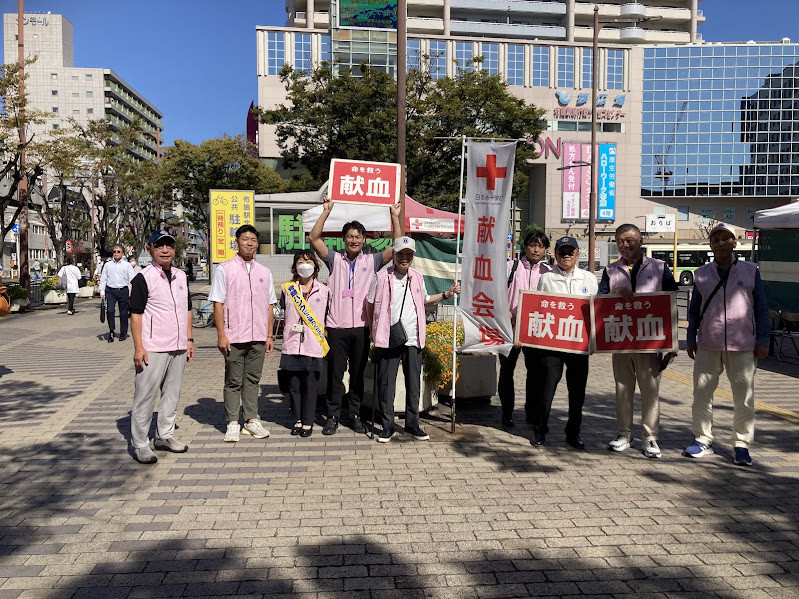 近鉄布施駅北口バスロータリーで献血活動