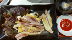 蒸し鶏　400円＋税
