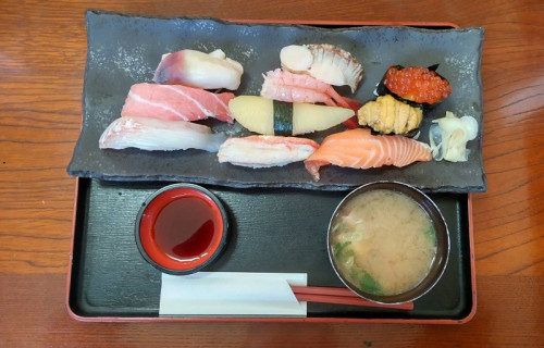 寿司【リサイズ】.jpg